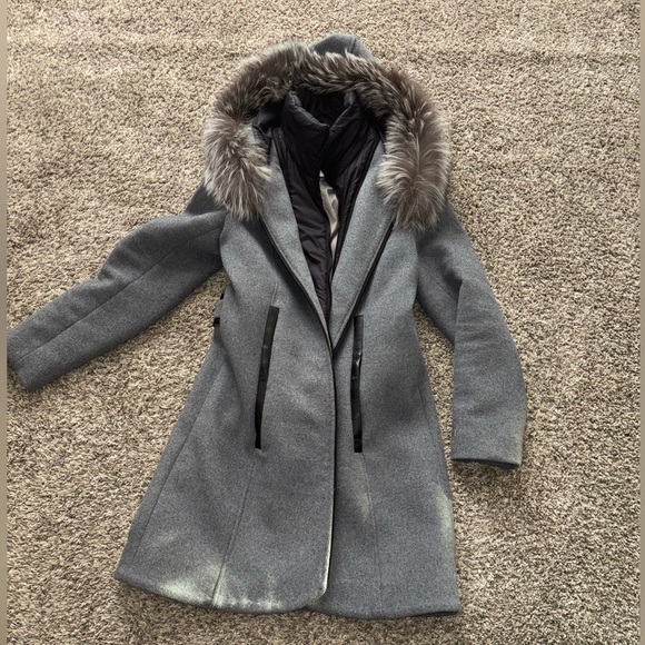 Soia & Kyo Gray Trench Coat with Faux Fur Trim - Picture 2 of 6